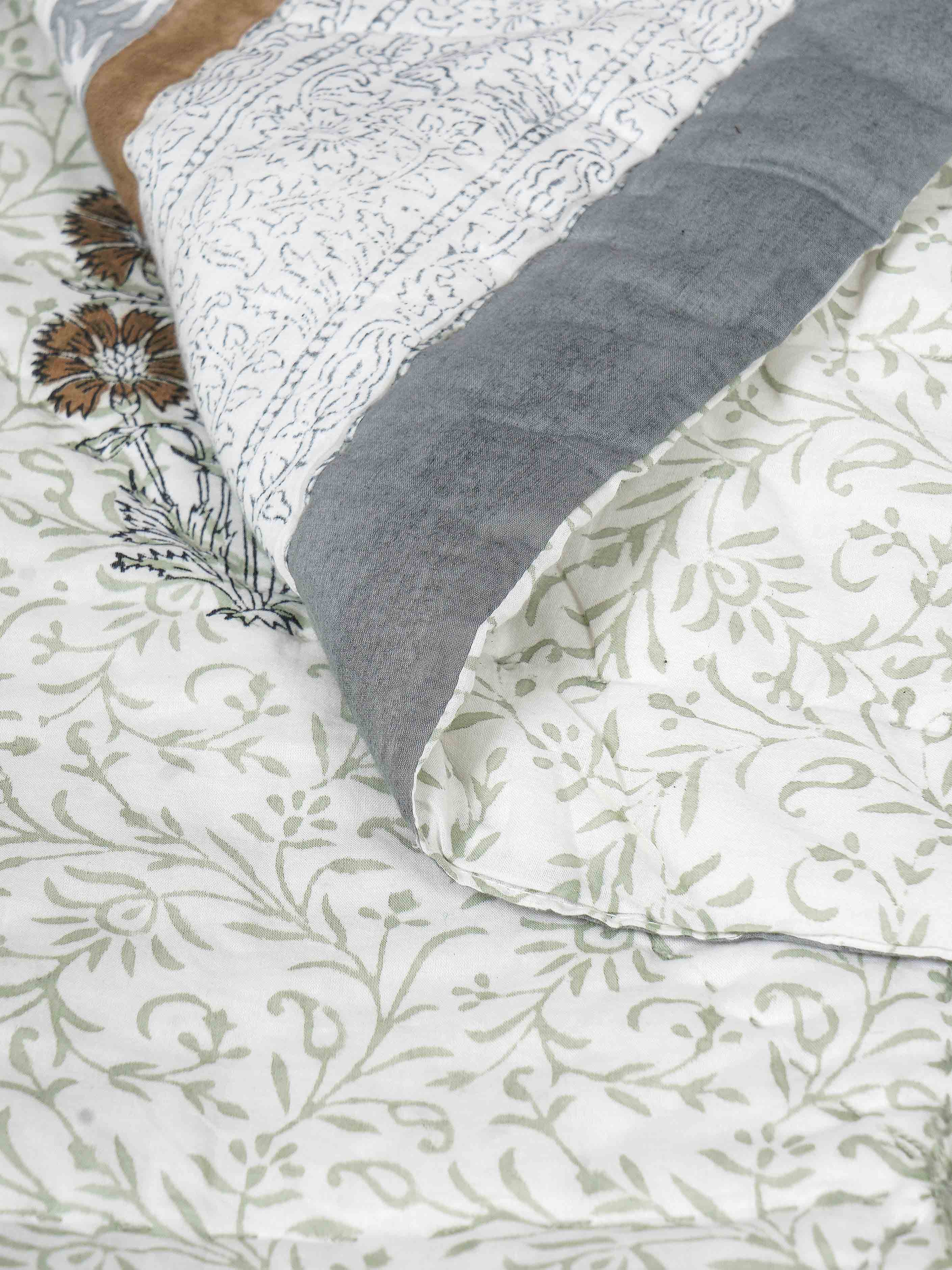 Baksa Reversible Printed Quilt
