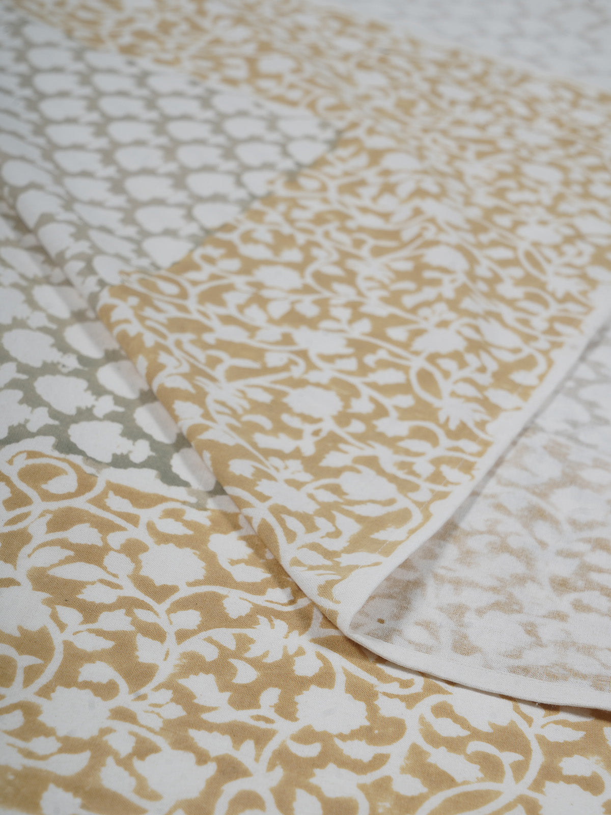 Bahrija Fiddien Printed Table Cover