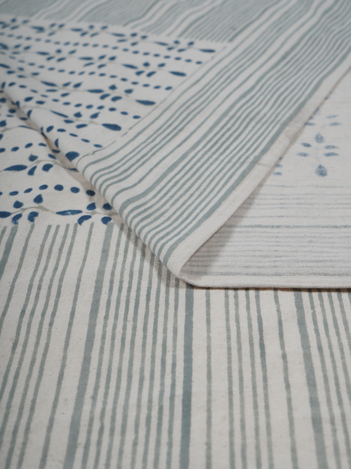 Busugrilla Printed Table Cover with Hand Embroidery