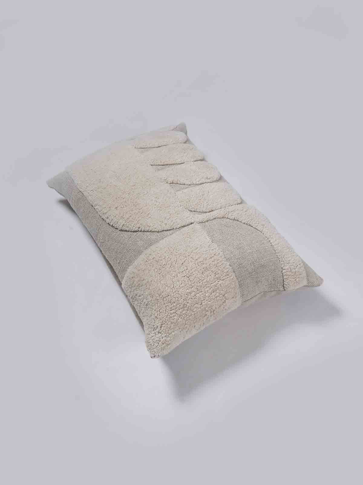 Karlino Tuffted Cushion Cover