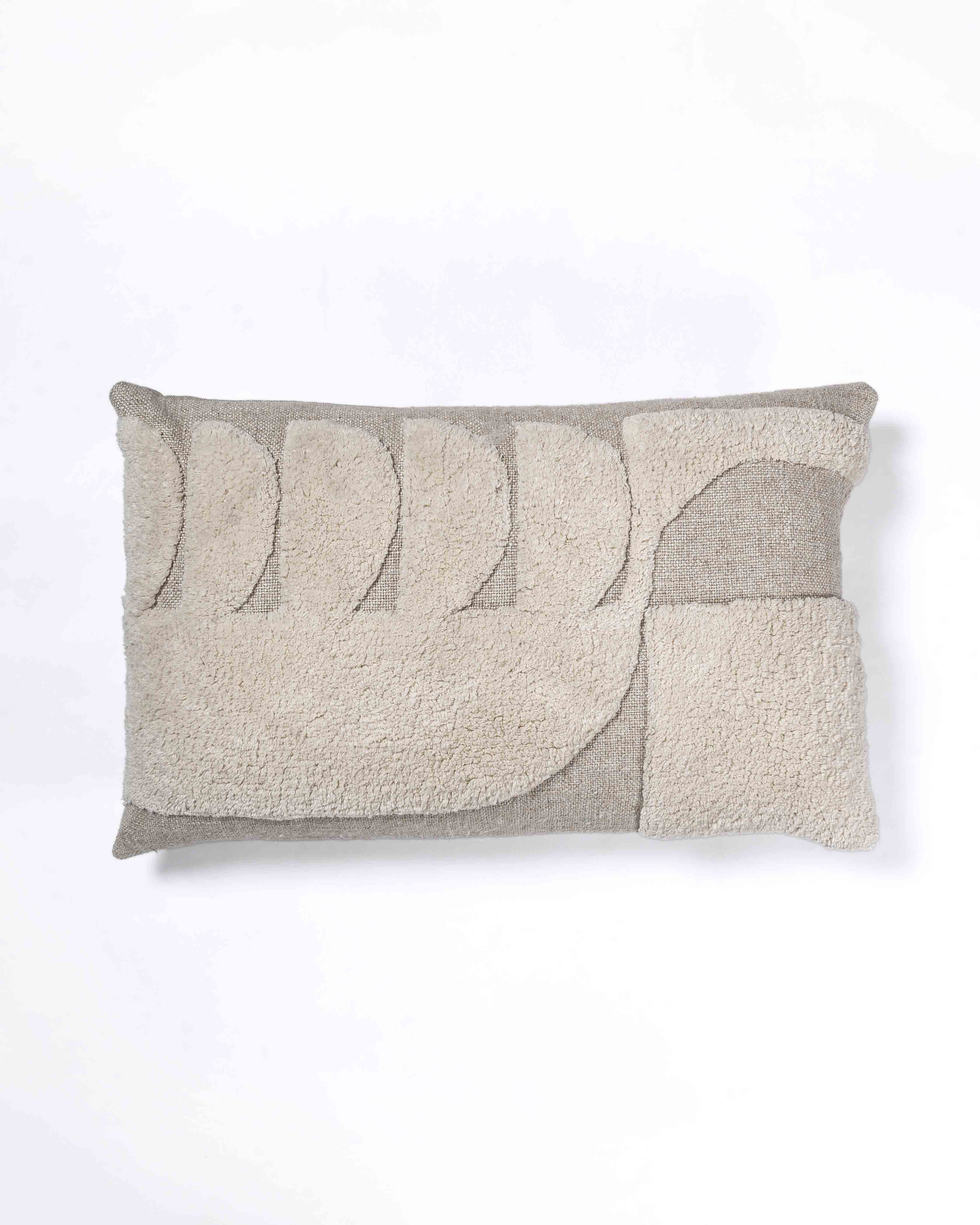 Karlino Tuffted Cushion Cover