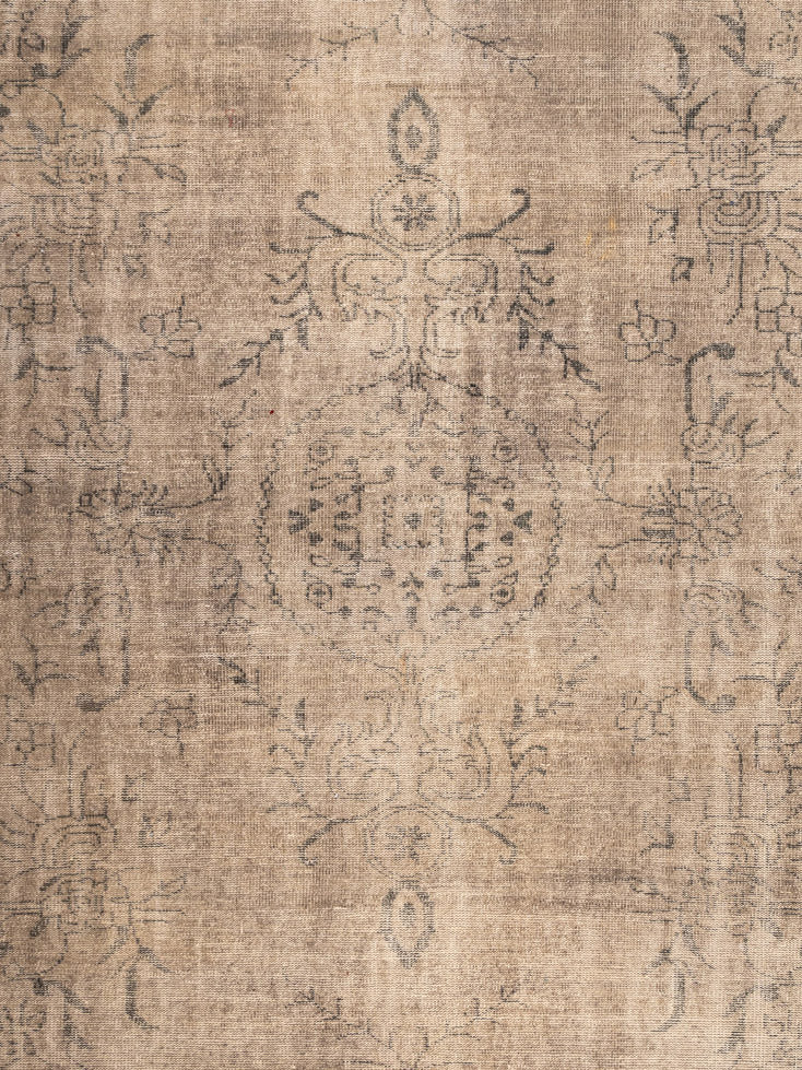 Bilzen Hand Knotted Rug