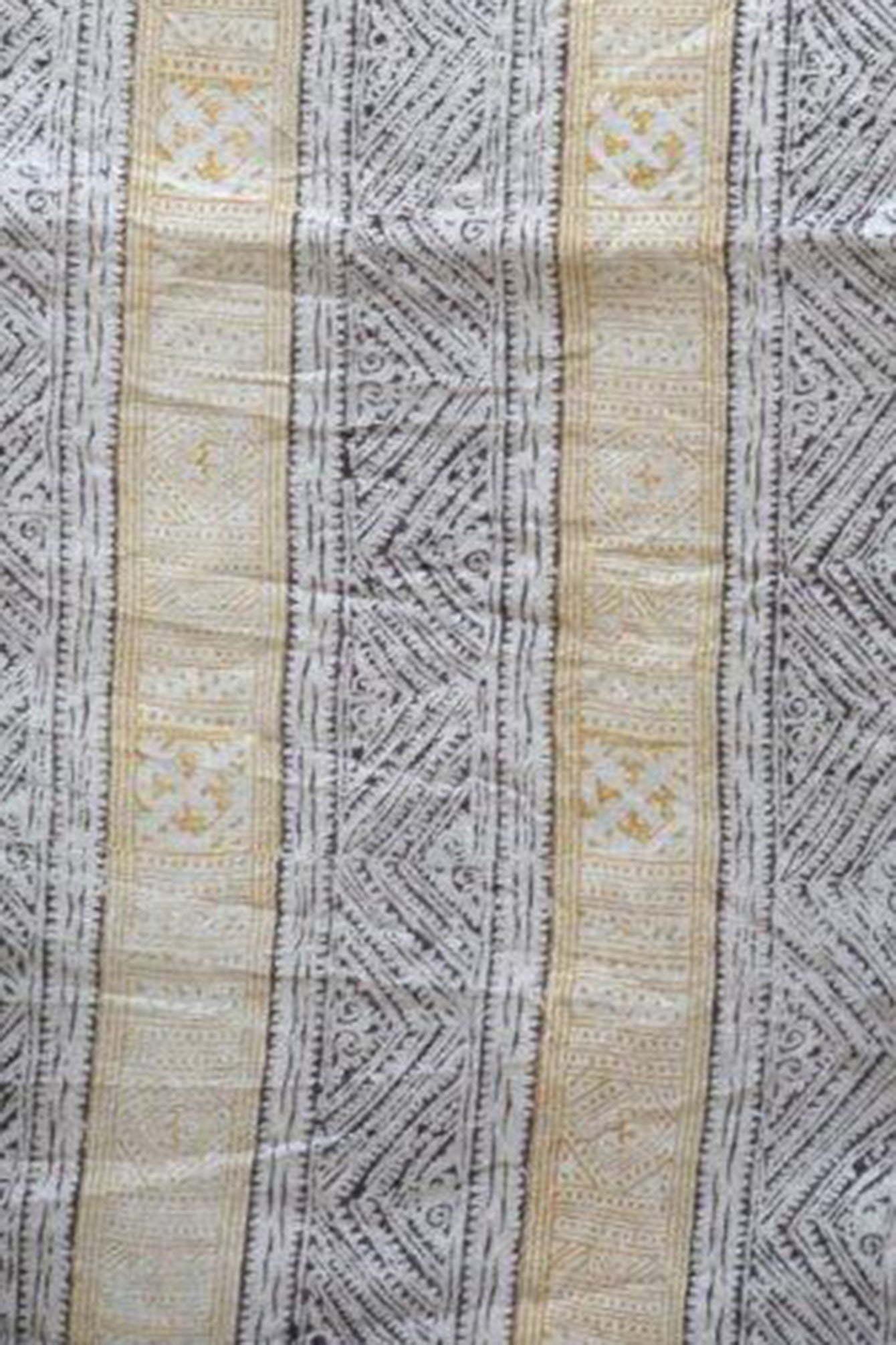 Loretu Printed Table Cover