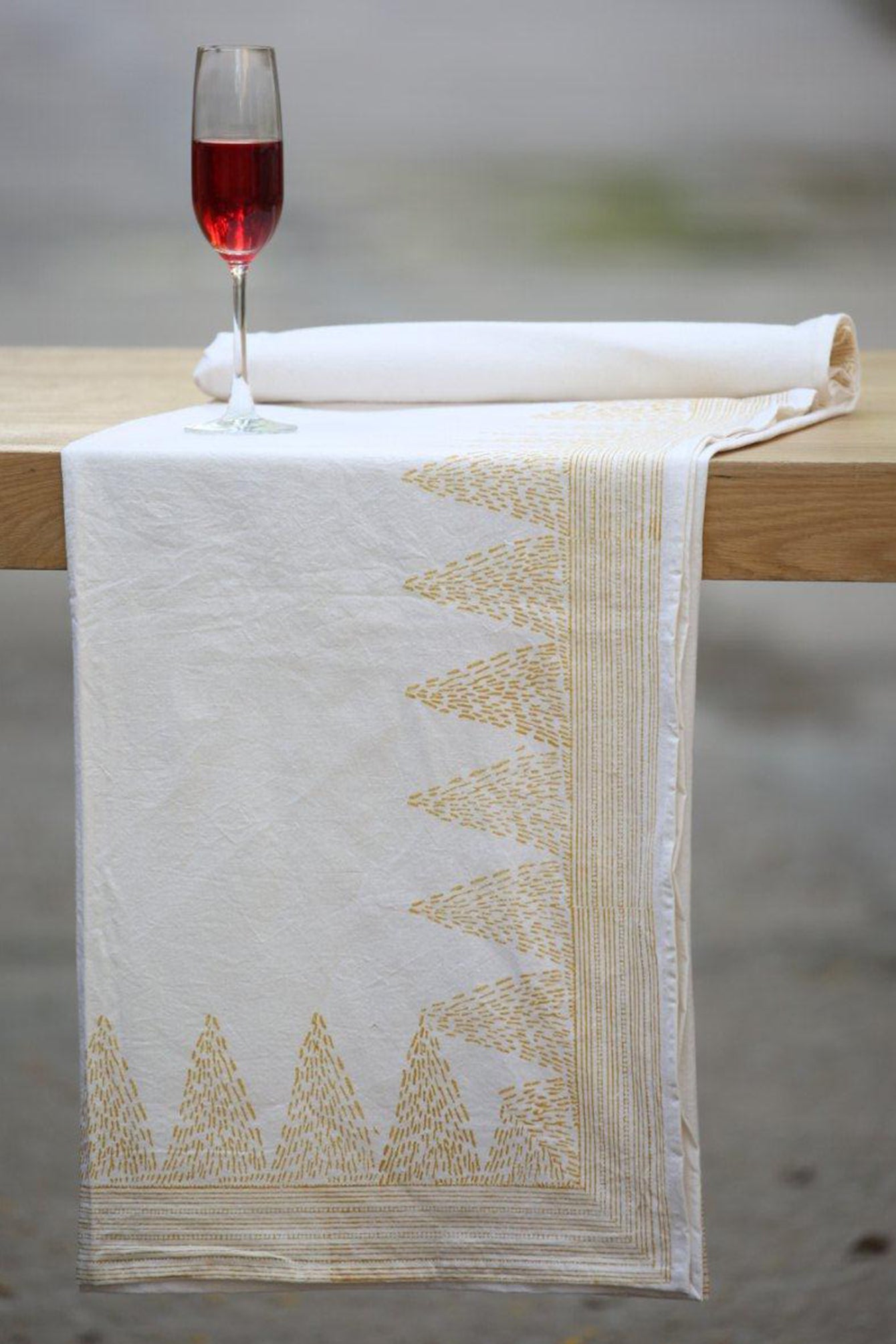 Faqqani Printed Table Cover