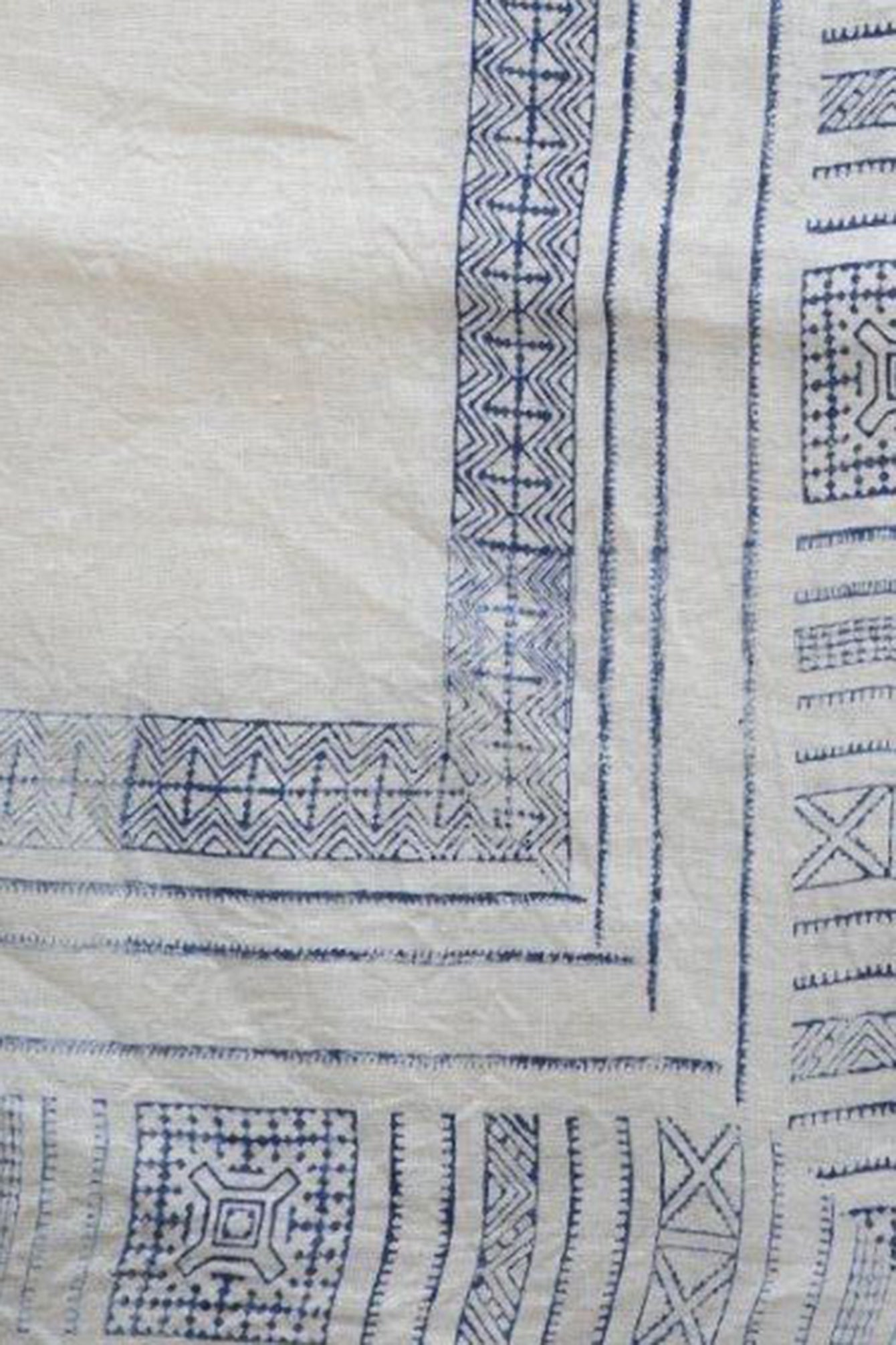 Warda Printed Table Cover