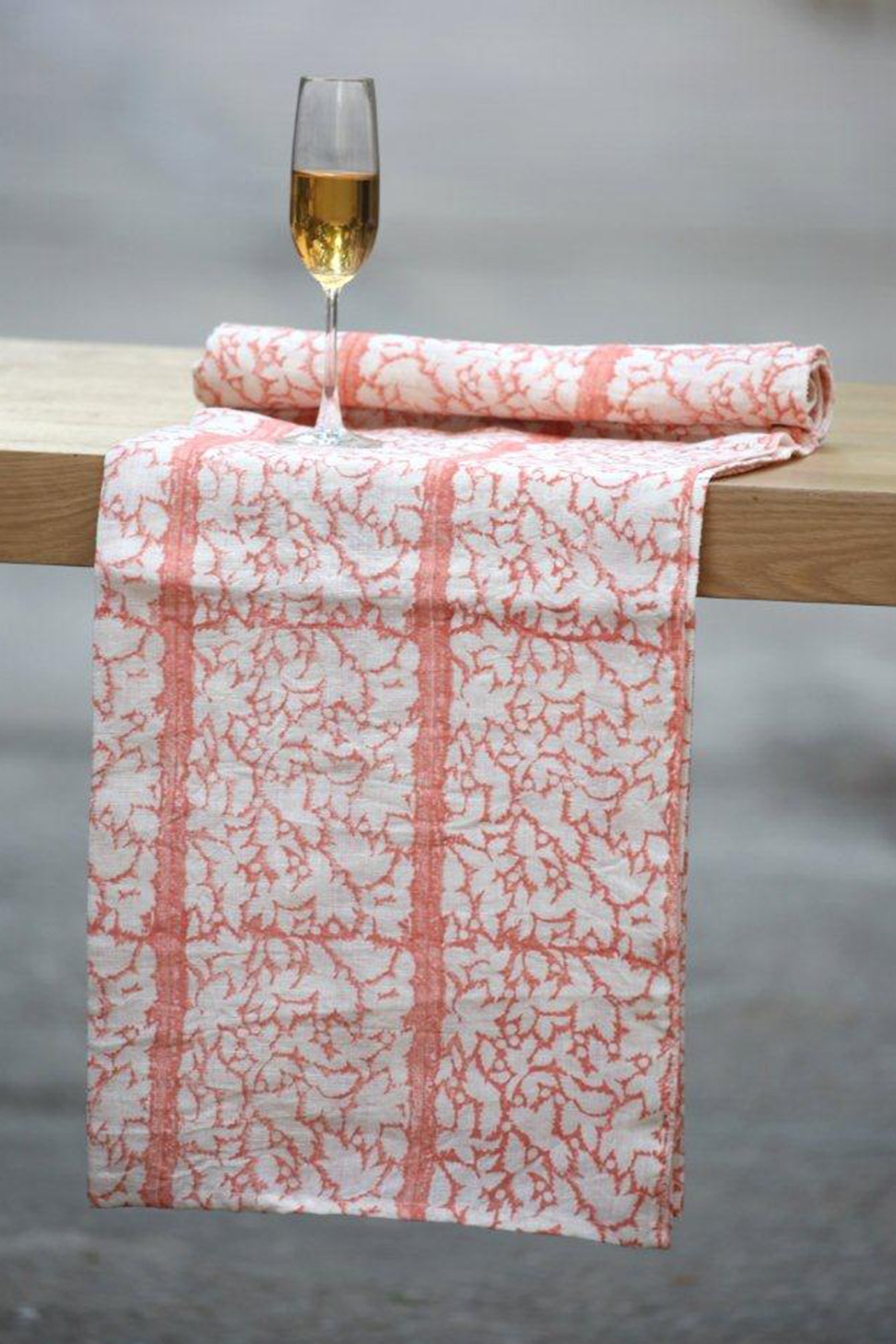 Qattus Printed Table Cover