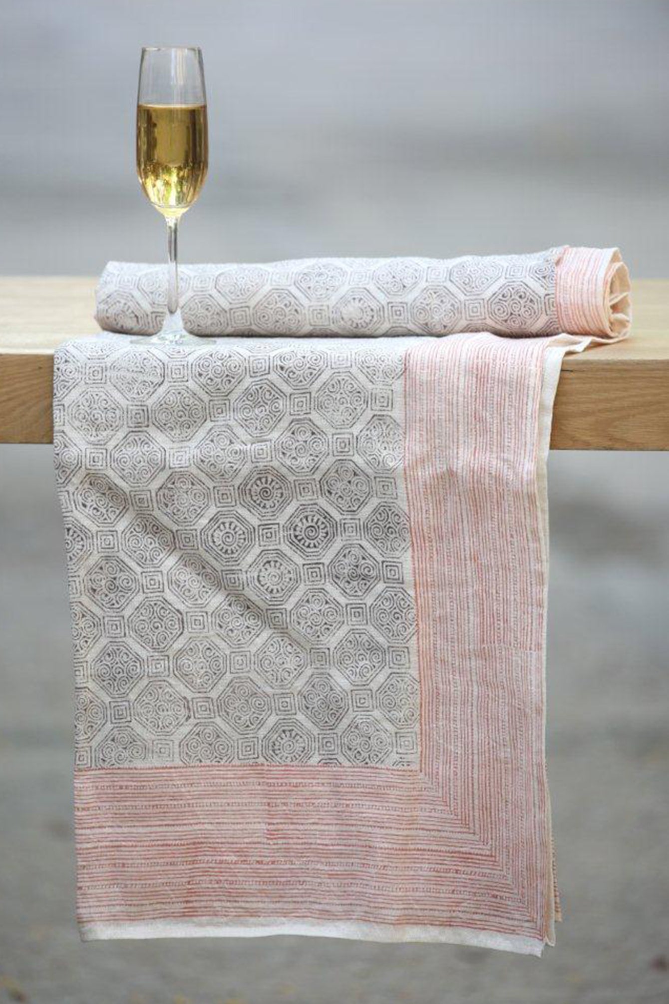 Sienja Printed Table Cover