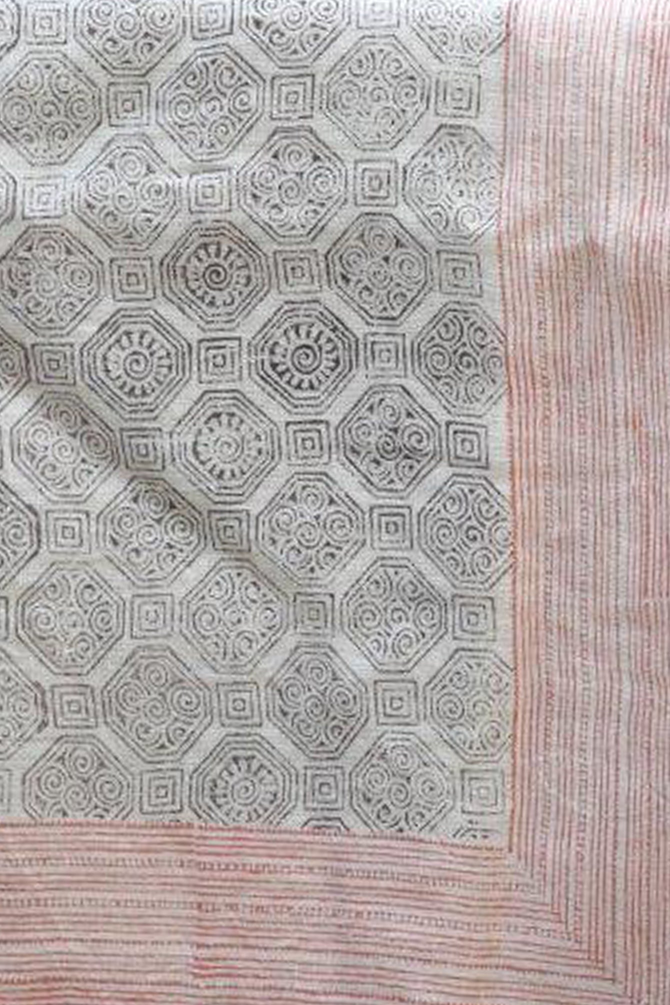 Sienja Printed Table Cover
